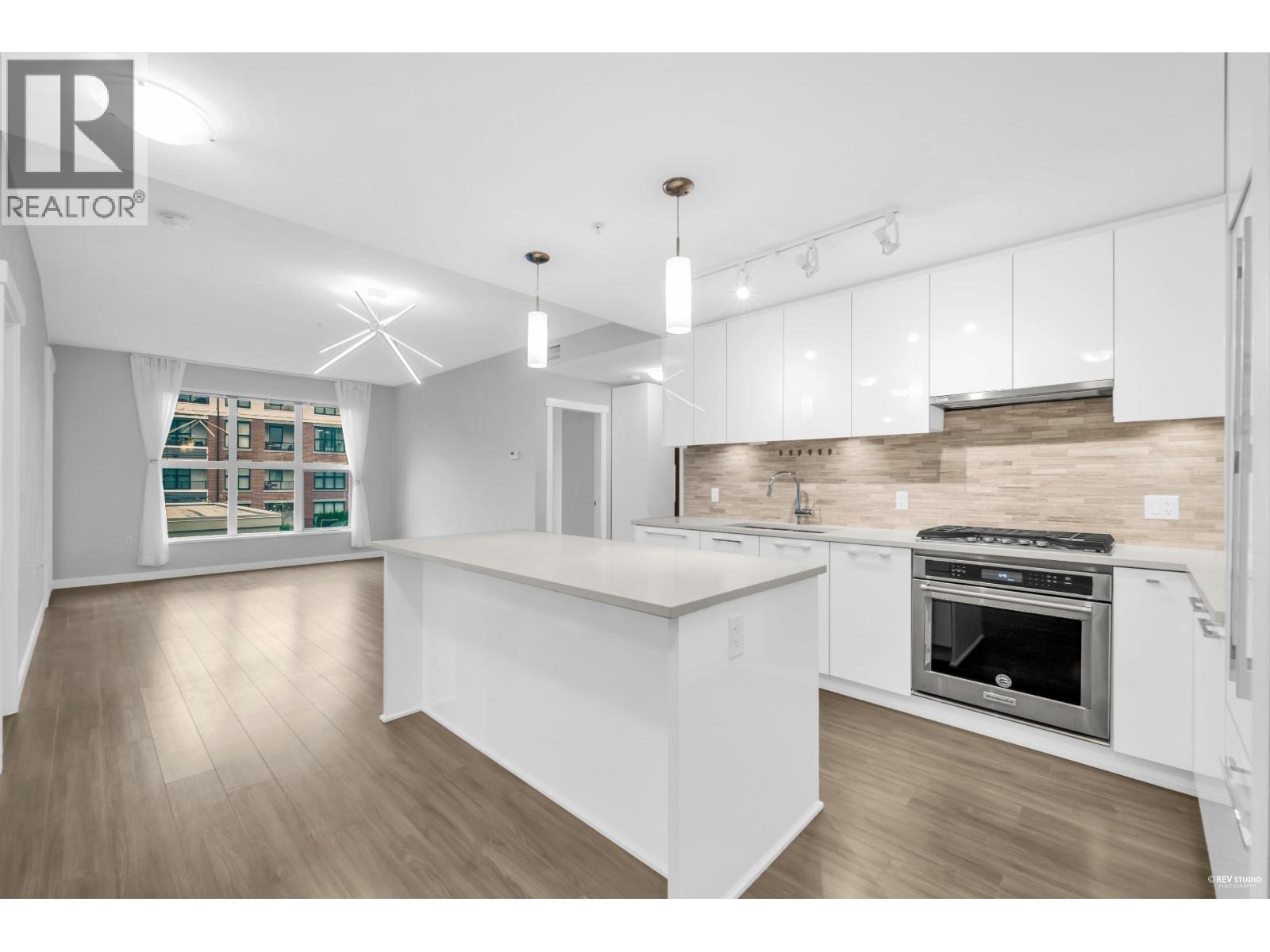 225 9551 ALEXANDRA ROAD, Richmond, British Columbia
