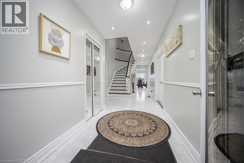 692 Huntington Ridge Drive, Mississauga, Ontario  L5R 1Z5 - Photo 7 - 40847596