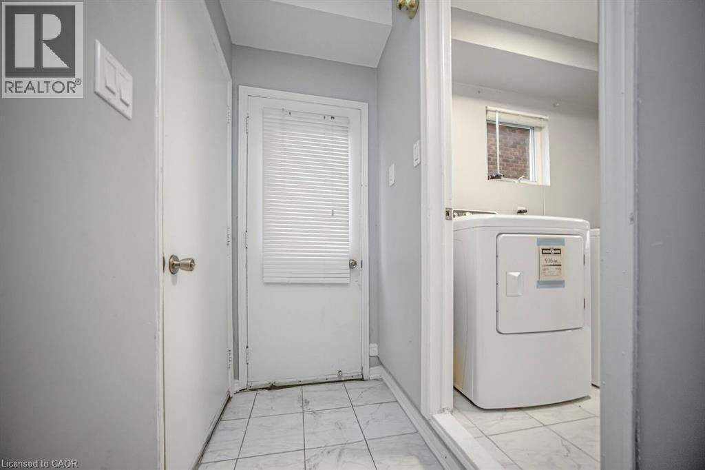 692 Huntington Ridge Drive, Mississauga, Ontario  L5R 1Z5 - Photo 31 - 40847596
