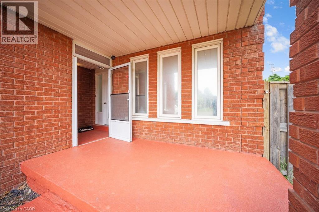 692 Huntington Ridge Drive, Mississauga, Ontario  L5R 1Z5 - Photo 6 - 40847596