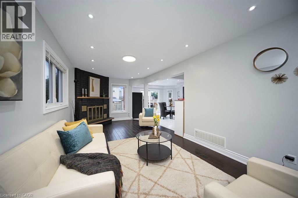 692 Huntington Ridge Drive, Mississauga, Ontario  L5R 1Z5 - Photo 11 - 40847596