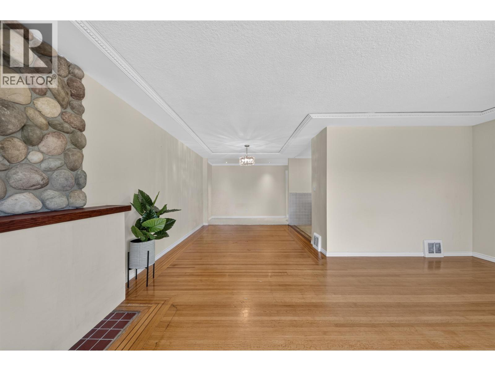 4116 Gilpin Crescent, Burnaby, British Columbia  V5G 2K2 - Photo 14 - R3158220
