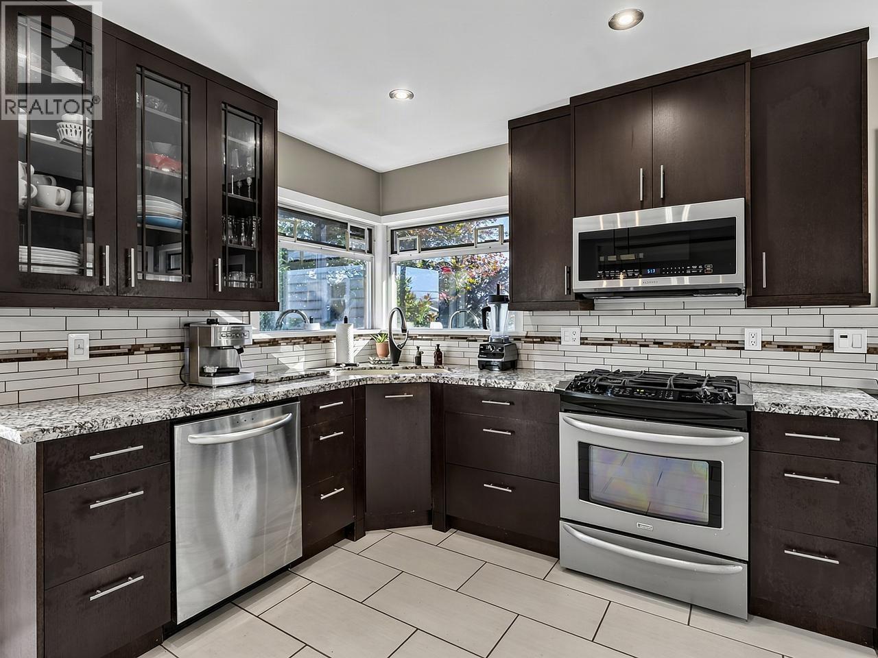 1707 Nanaimo Street, New Westminster, British Columbia  V3M 2G7 - Photo 11 - R3158264
