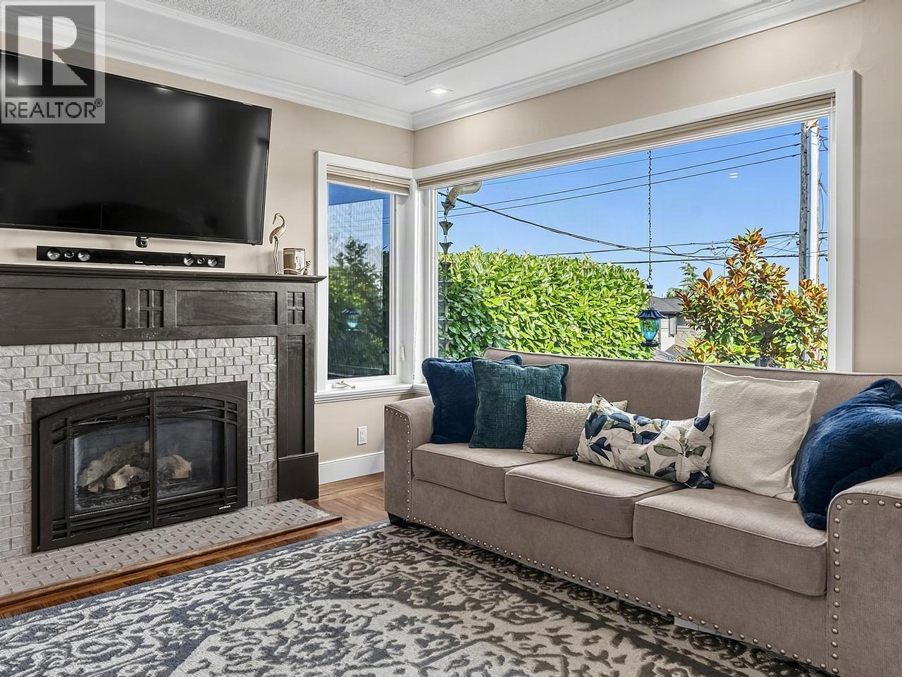 1707 Nanaimo Street, New Westminster, British Columbia  V3M 2G7 - Photo 5 - R3158264
