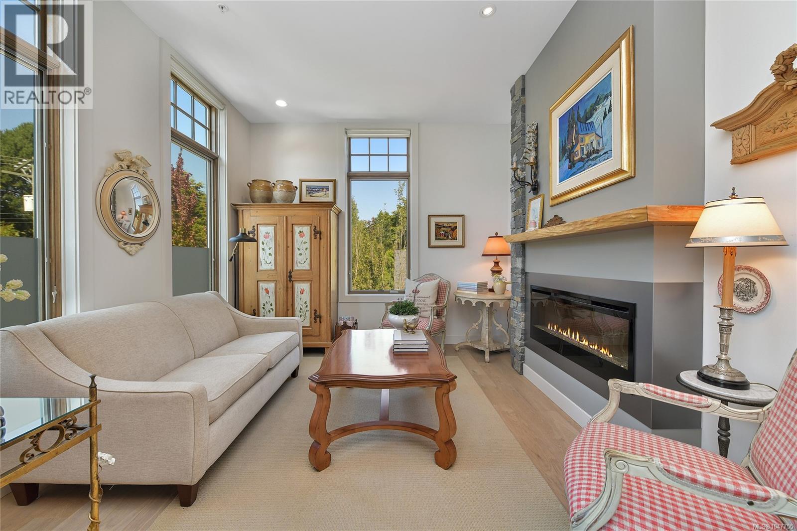301 2580 Penrhyn St, Saanich, British Columbia  V8N 1G3 - Photo 11 - 1047755