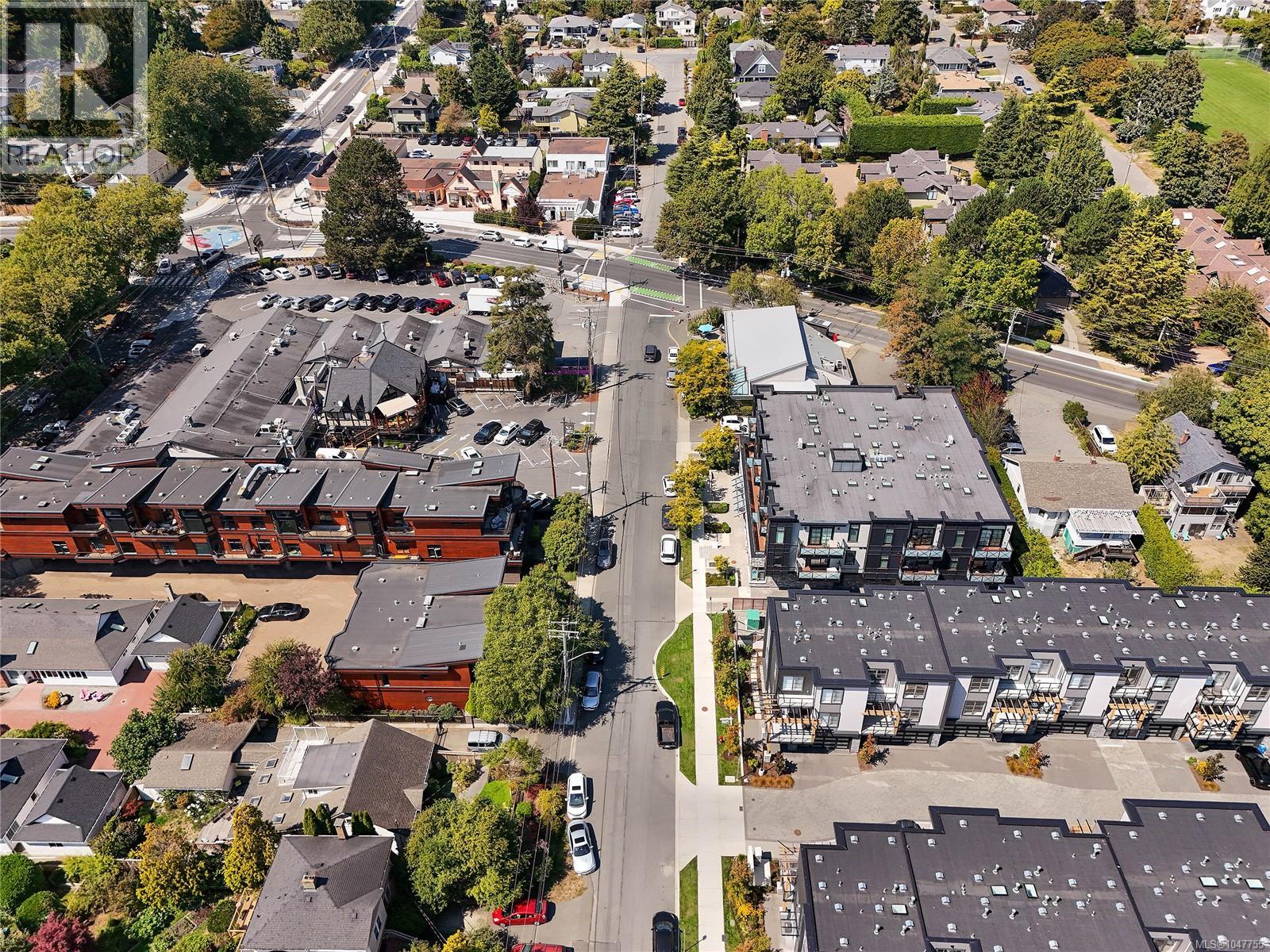 301 2580 Penrhyn St, Saanich, British Columbia  V8N 1G3 - Photo 53 - 1047755
