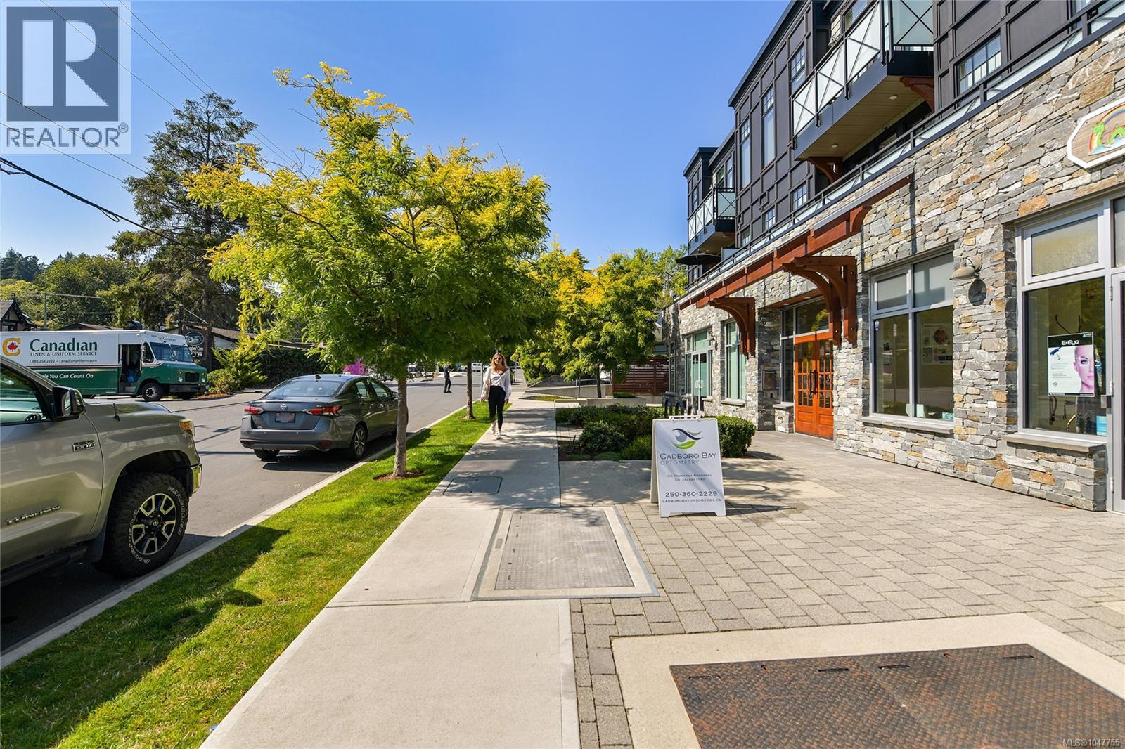301 2580 Penrhyn St, Saanich, British Columbia  V8N 1G3 - Photo 64 - 1047755