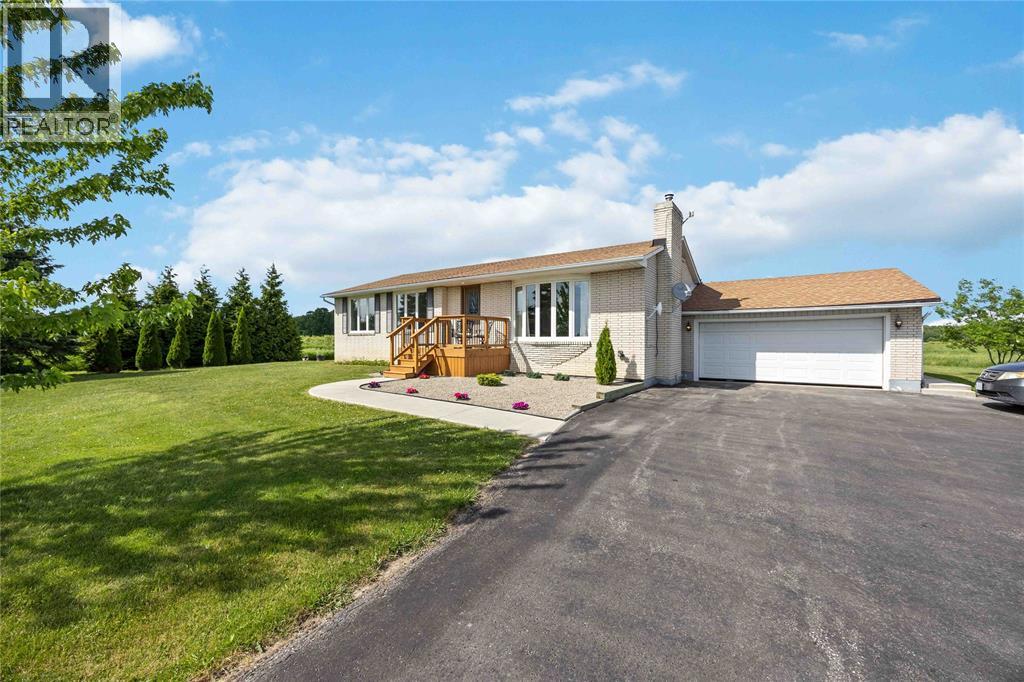 2380 Plank Road, Petrolia, Ontario  N0N 1R0 - Photo 3 - 26014226