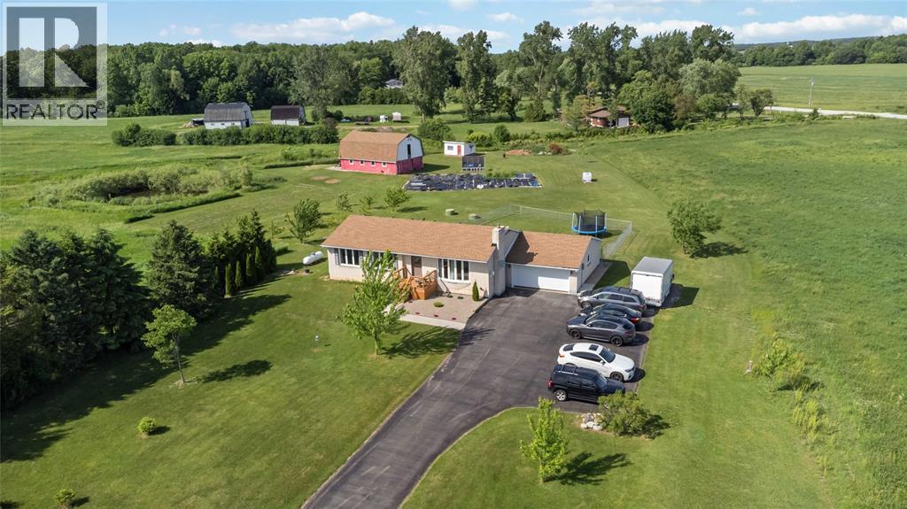 2380 Plank Road, Petrolia, Ontario  N0N 1R0 - Photo 33 - 26014226