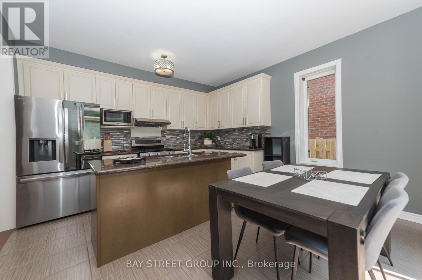 116 Winterberry Boulevard, Thorold, Ontario  L2V 0B5 - Photo 3 - X13708924