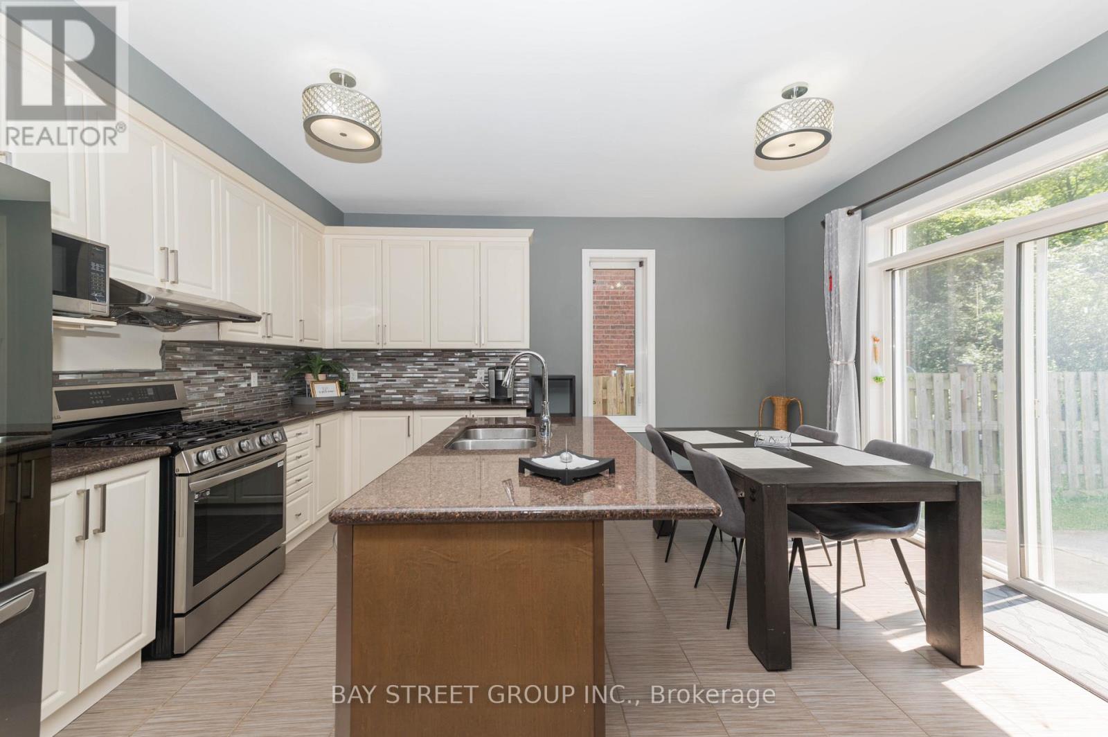 116 Winterberry Boulevard, Thorold, Ontario  L2V 0B5 - Photo 5 - X13708924