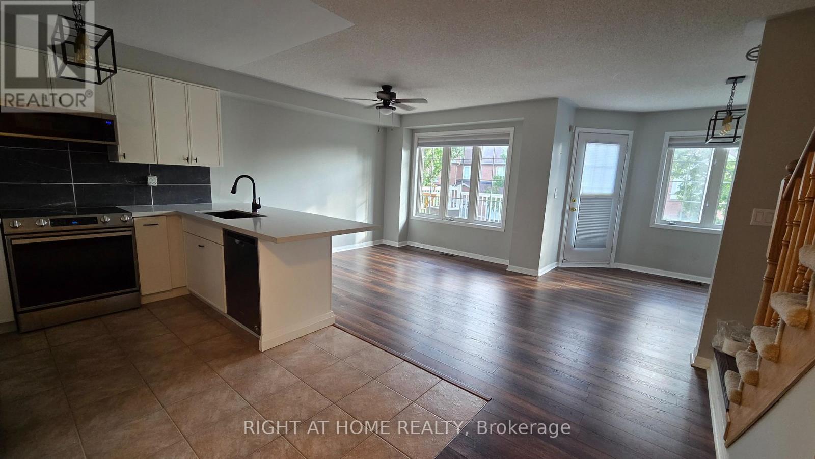 114 - 620 Ferguson Drive, Milton, Ontario  L9T 0M6 - Photo 3 - W13708916
