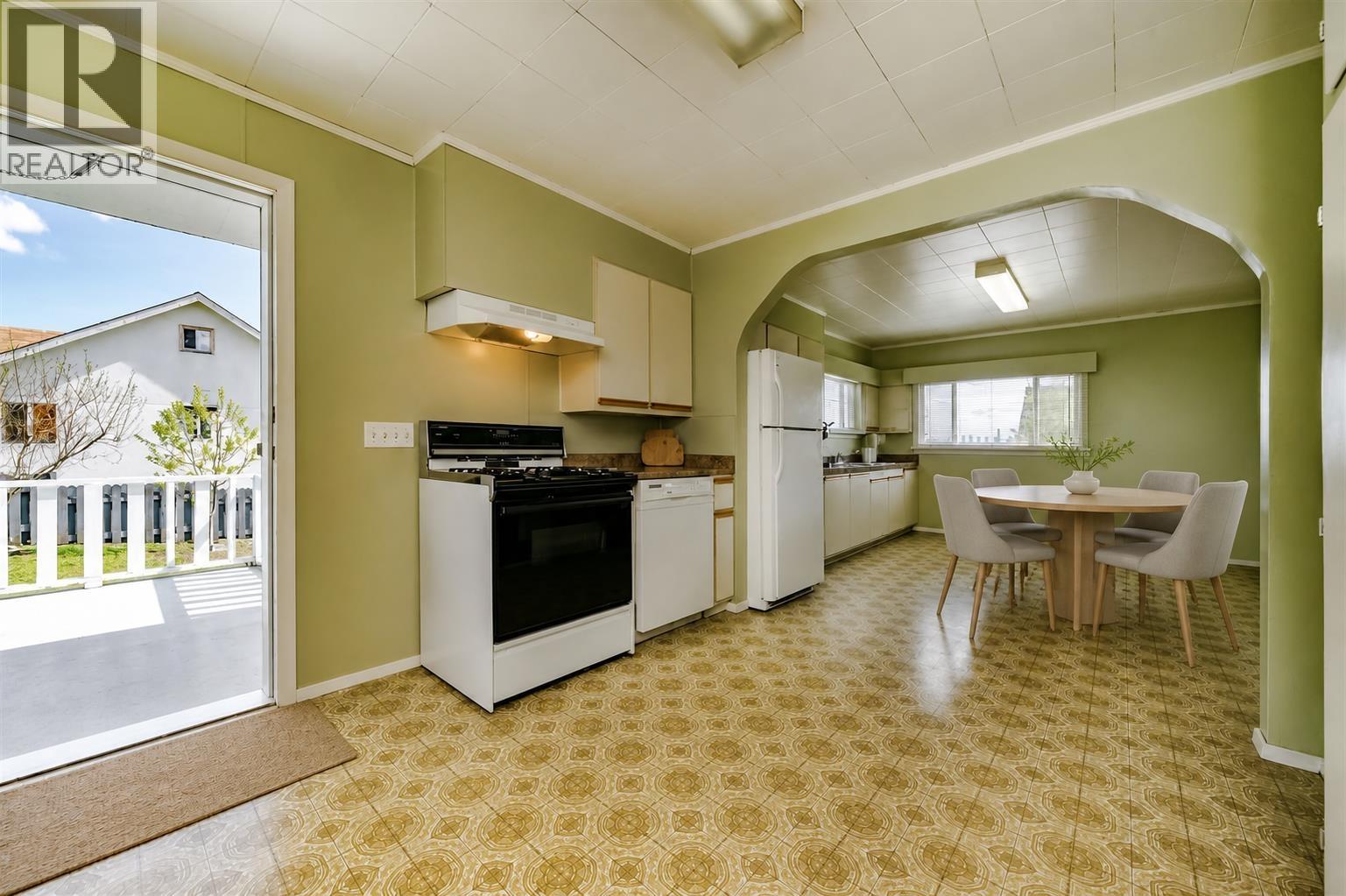 329 Marmont Street, Coquitlam, British Columbia  V3K 4R5 - Photo 12 - R3156580