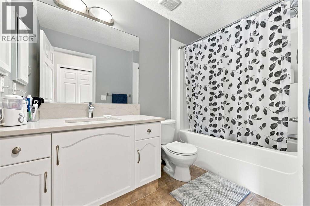 754 Luxstone Gate Sw, Airdrie, Alberta  T4B 0H3 - Photo 23 - A2337244
