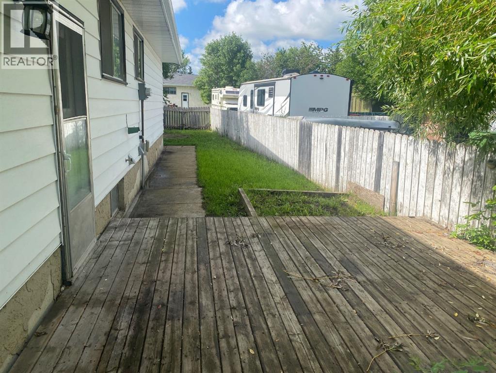 6321-B Enevold Drive, Camrose, Alberta  T4V 3K1 - Photo 3 - A2320454