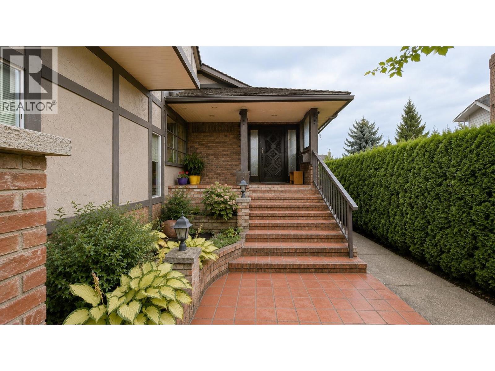 2779 Sylvan Place, Coquitlam, British Columbia  V3C 5A6 - Photo 2 - R3158485
