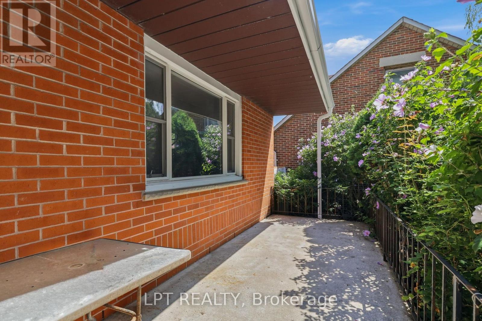 228 Highbury Avenue N, London East, Ontario  N5Z 2W7 - Photo 3 - X13708936