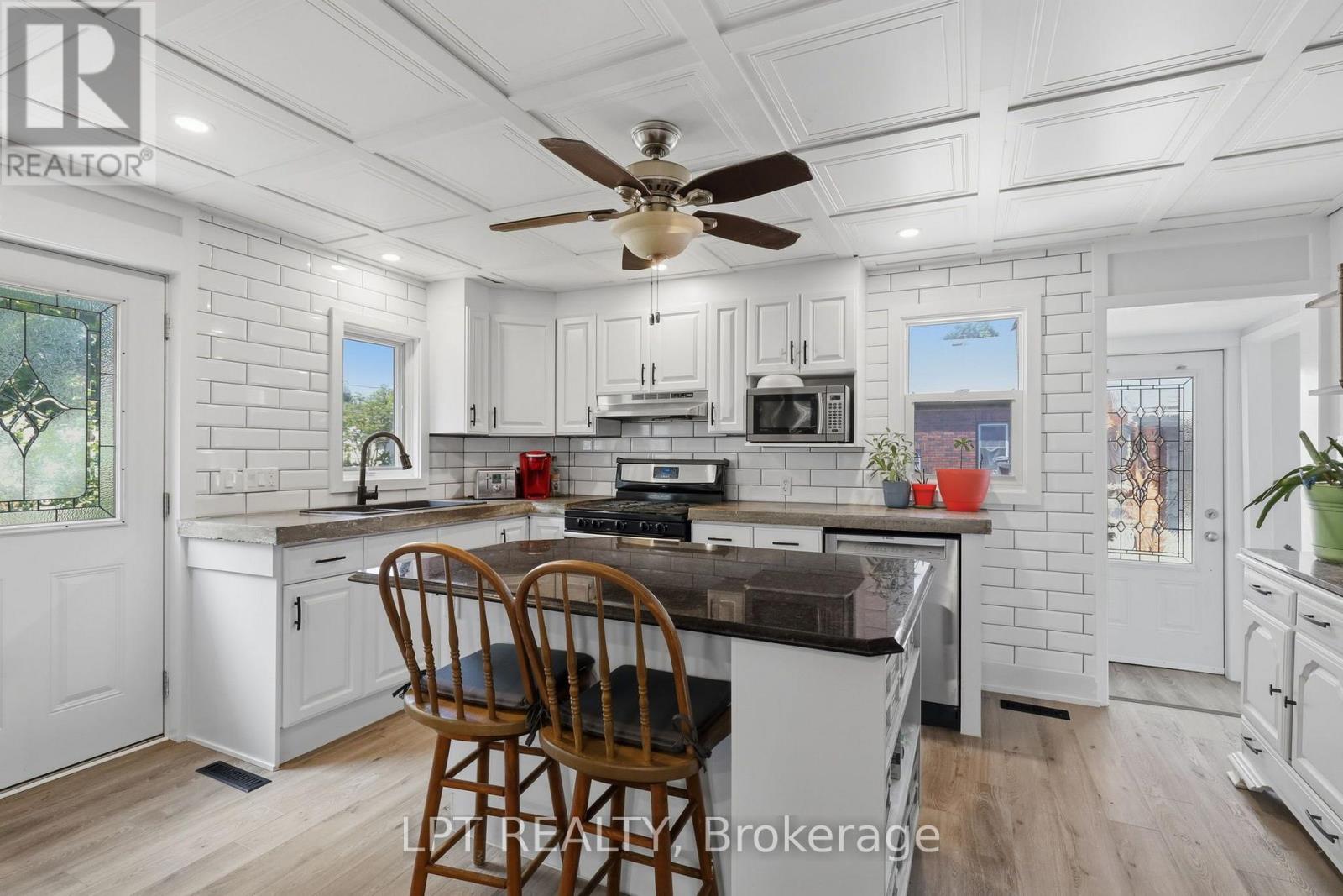 228 Highbury Avenue N, London East, Ontario  N5Z 2W7 - Photo 4 - X13708936