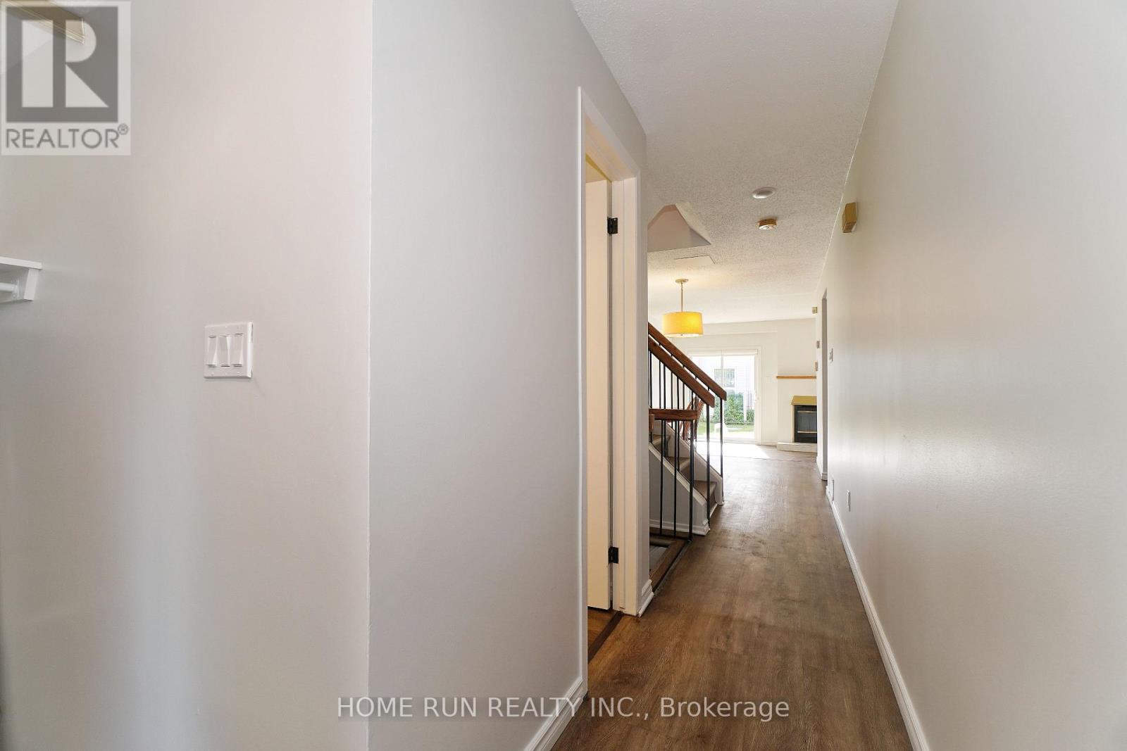 A - 28 Castlebrook Lane, Ottawa, Ontario  K2G 5G5 - Photo 3 - X13708934