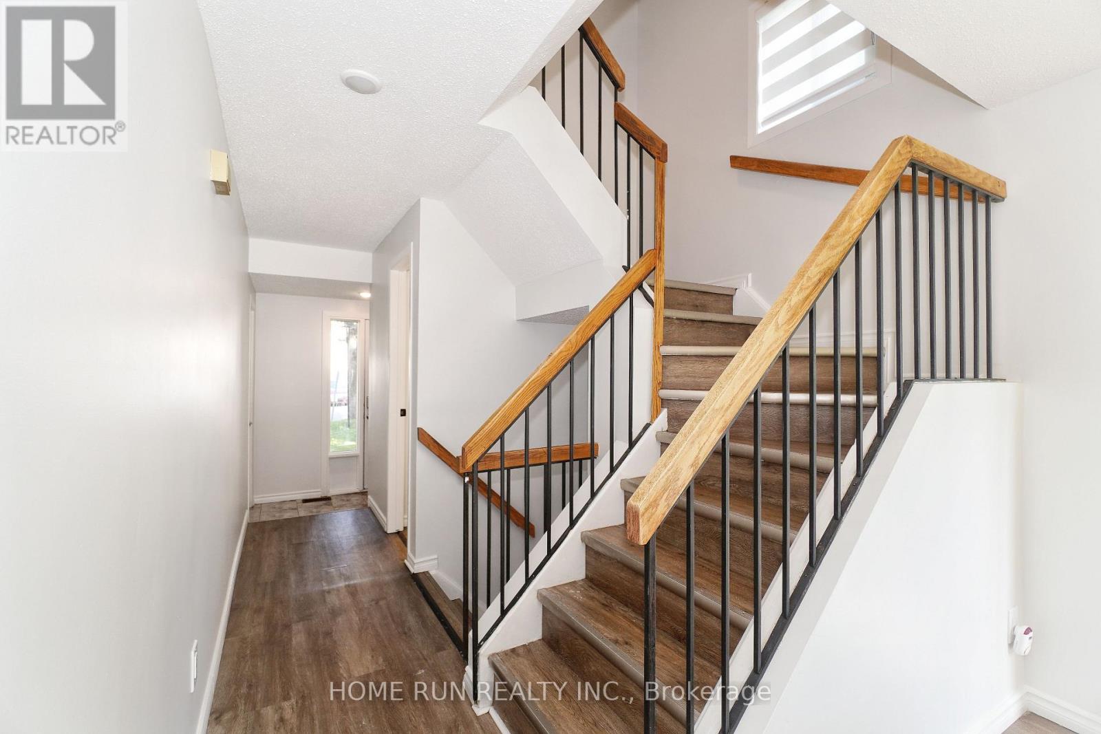 A - 28 Castlebrook Lane, Ottawa, Ontario  K2G 5G5 - Photo 4 - X13708934