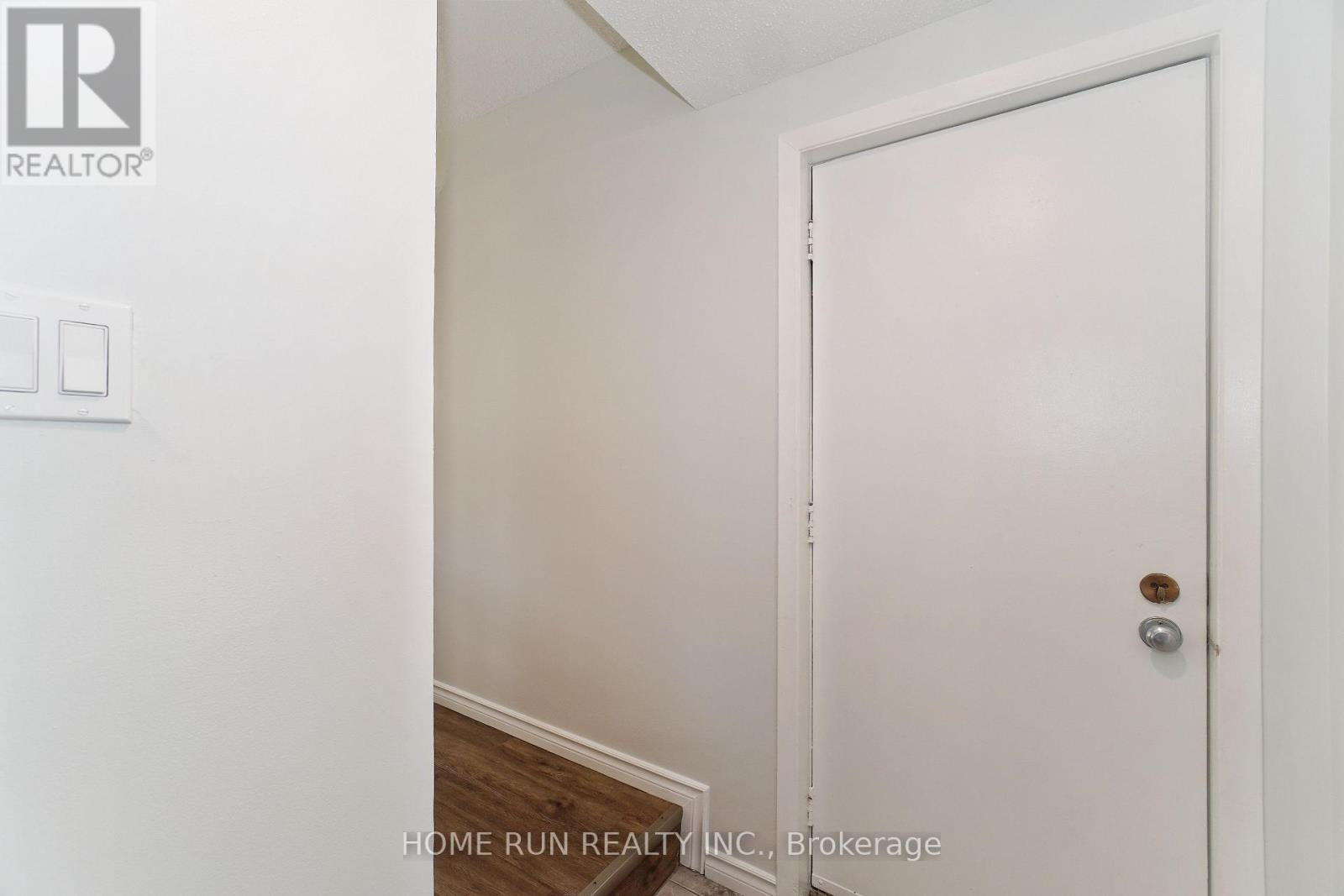A - 28 Castlebrook Lane, Ottawa, Ontario  K2G 5G5 - Photo 5 - X13708934