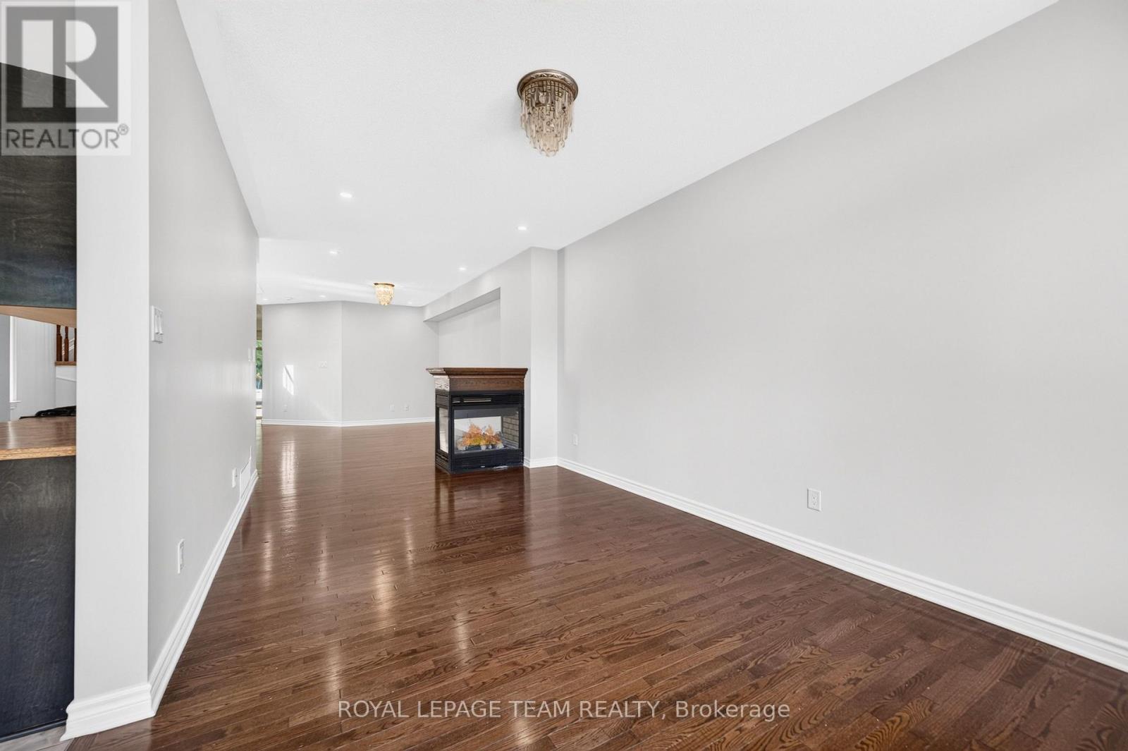 686 White Alder Avenue, Ottawa, Ontario  K1T 0E8 - Photo 11 - X13708948
