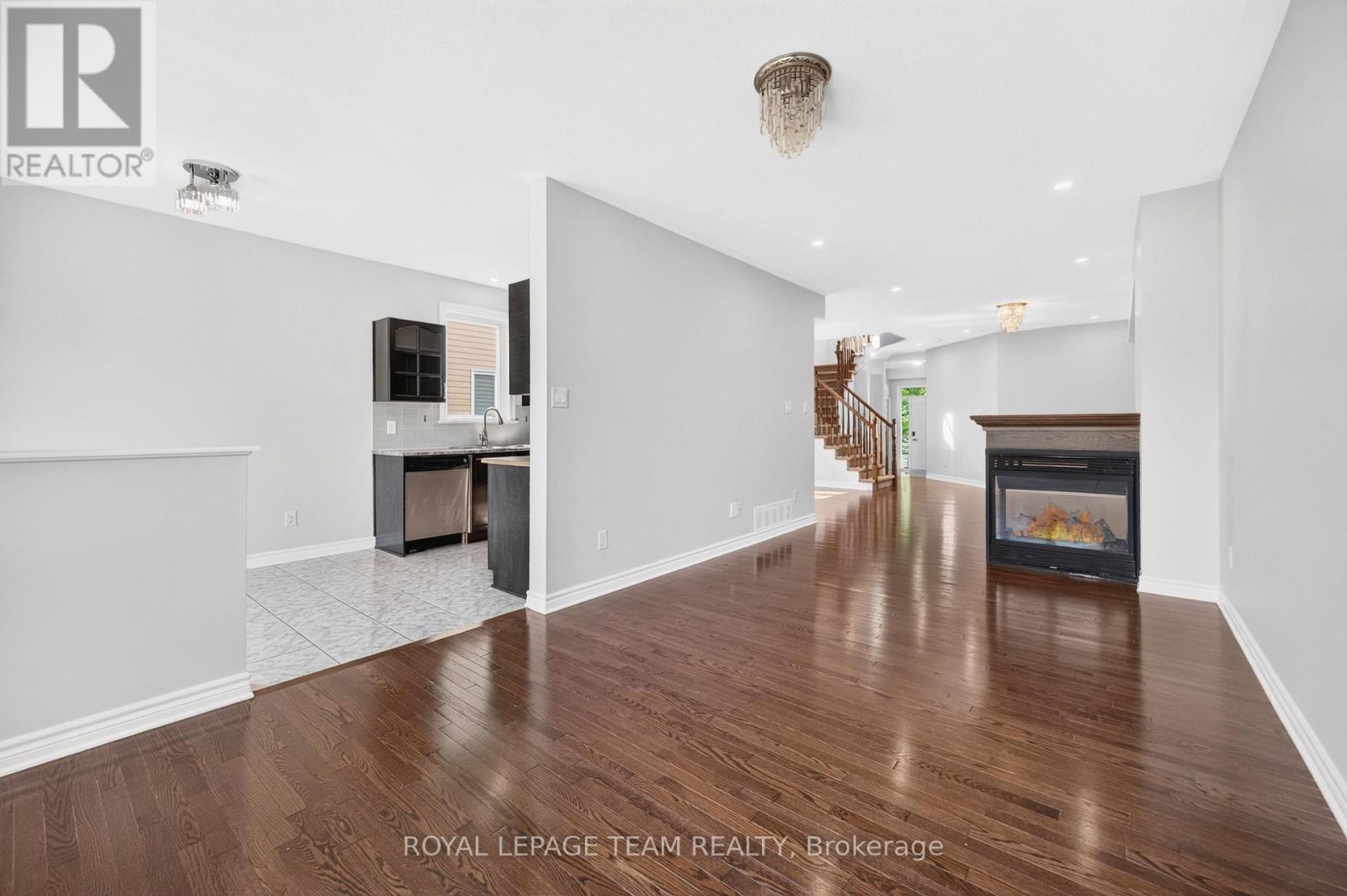 686 White Alder Avenue, Ottawa, Ontario  K1T 0E8 - Photo 12 - X13708948