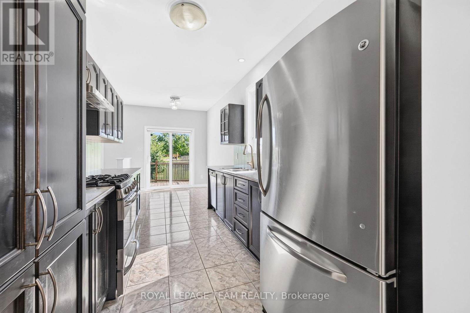 686 White Alder Avenue, Ottawa, Ontario  K1T 0E8 - Photo 15 - X13708948