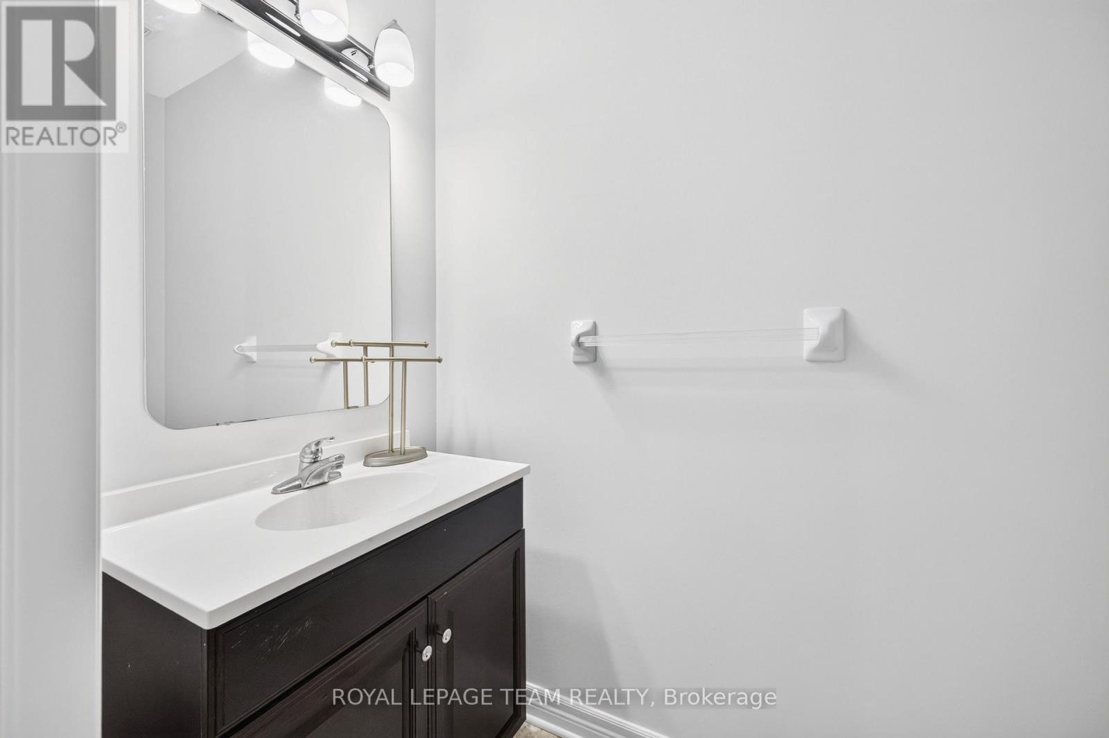 686 White Alder Avenue, Ottawa, Ontario  K1T 0E8 - Photo 4 - X13708948