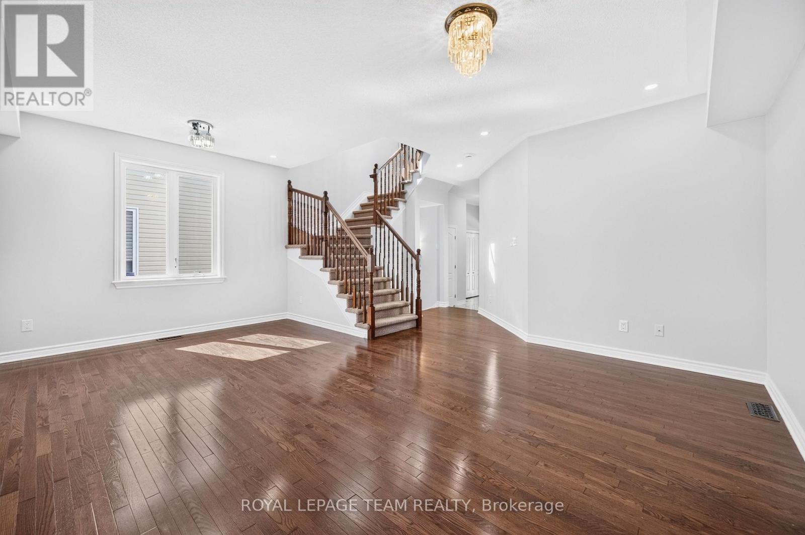 686 White Alder Avenue, Ottawa, Ontario  K1T 0E8 - Photo 7 - X13708948