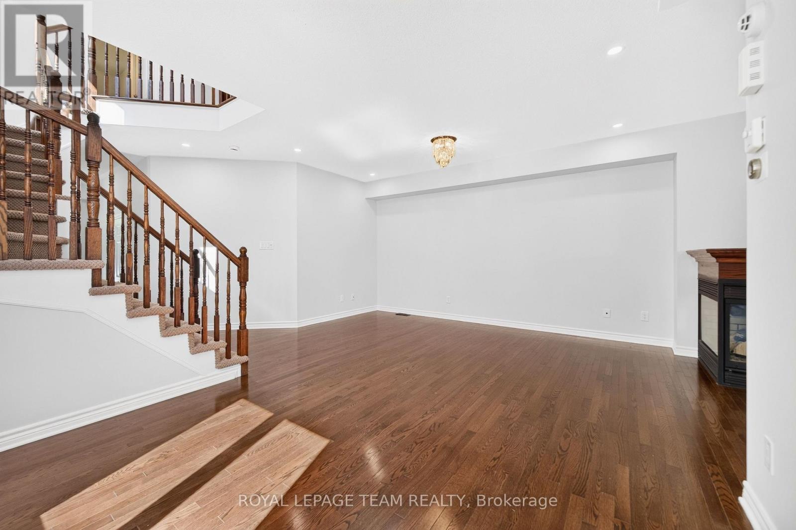 686 White Alder Avenue, Ottawa, Ontario  K1T 0E8 - Photo 8 - X13708948