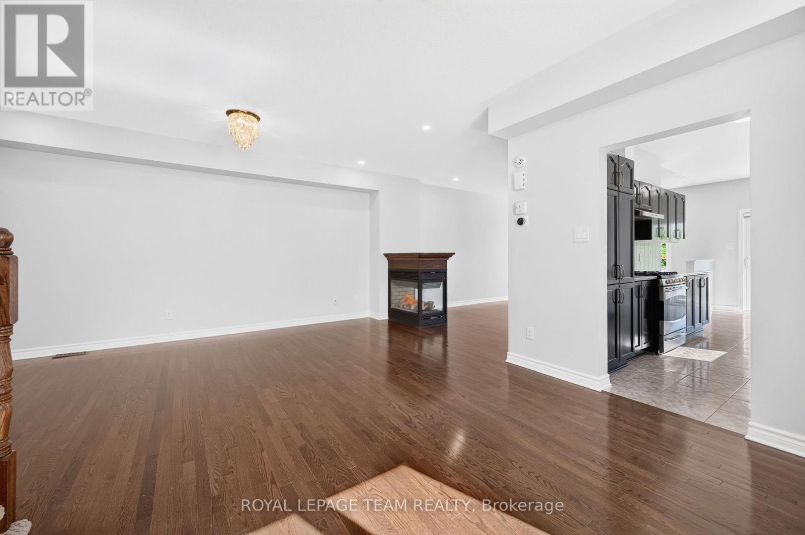 686 White Alder Avenue, Ottawa, Ontario  K1T 0E8 - Photo 9 - X13708948