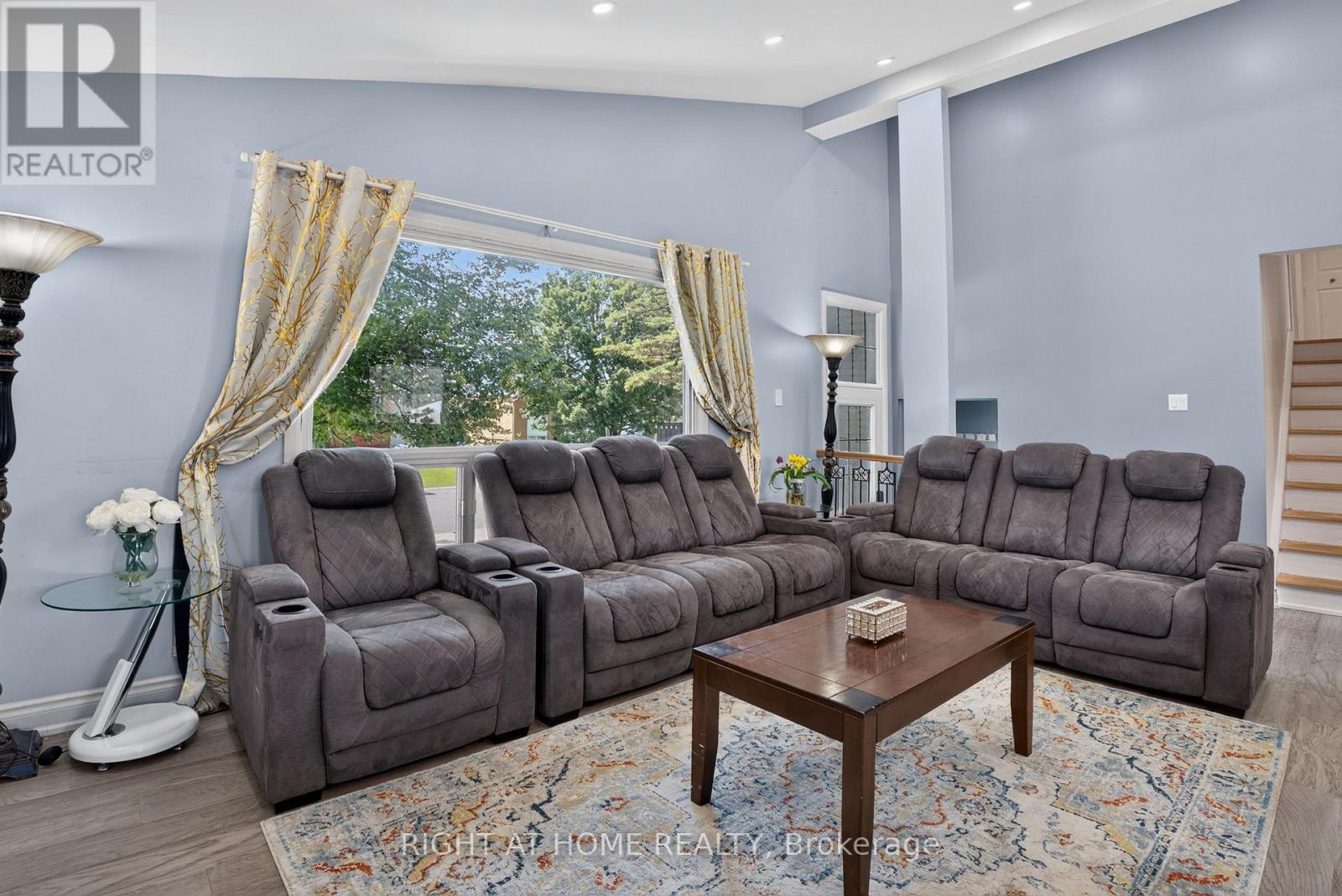 1385 Chartrand Avenue, Ottawa, Ontario  K1E 1H9 - Photo 4 - X13708954