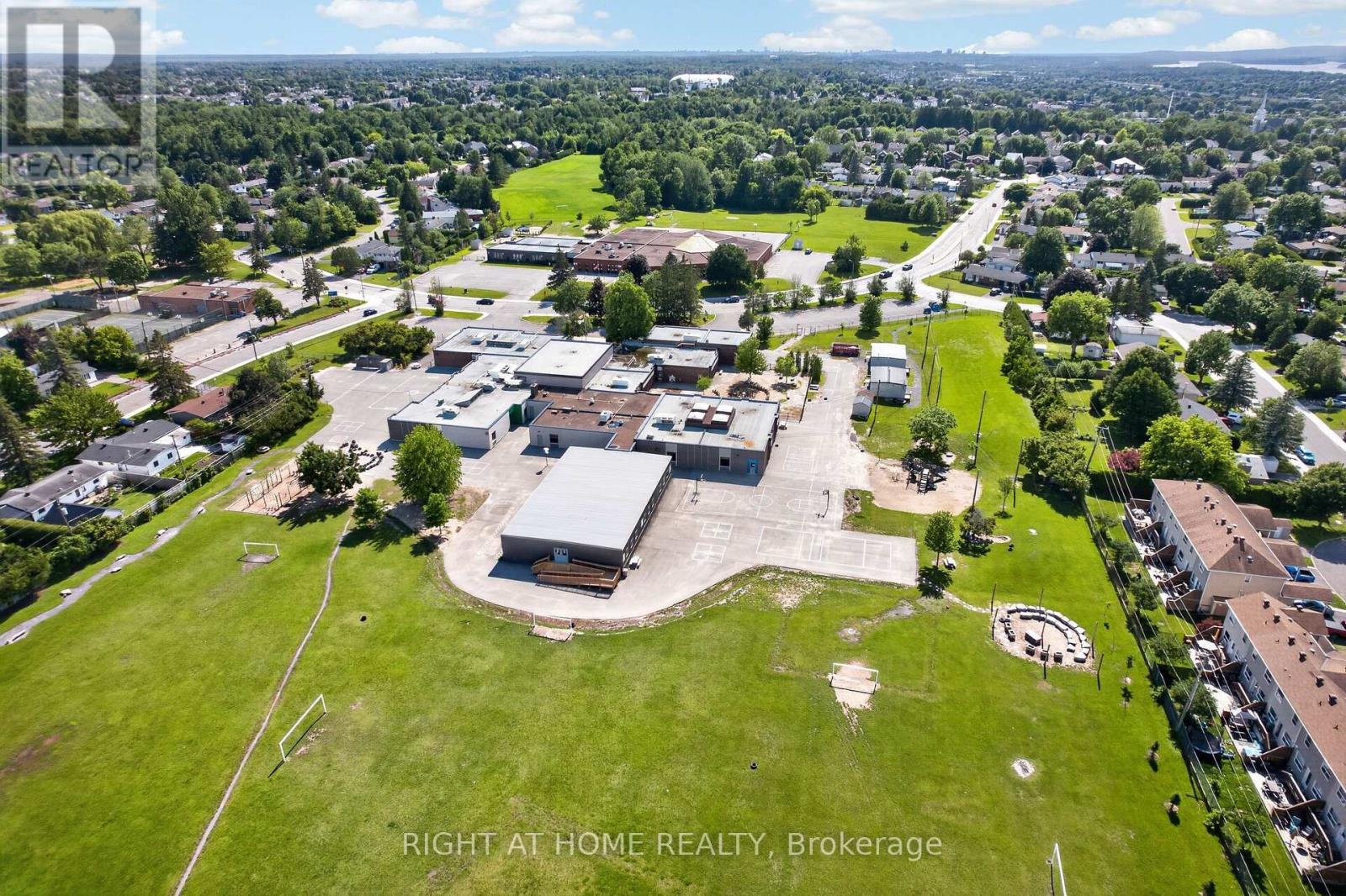 1385 Chartrand Avenue, Ottawa, Ontario  K1E 1H9 - Photo 43 - X13708954