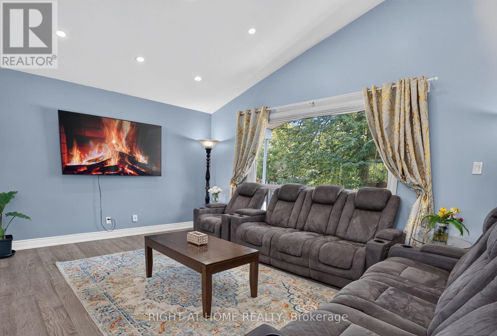 1385 Chartrand Avenue, Ottawa, Ontario  K1E 1H9 - Photo 5 - X13708954