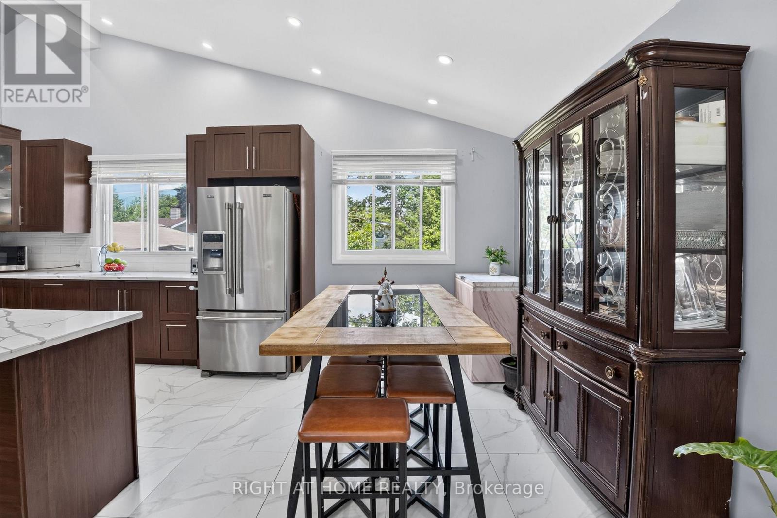 1385 Chartrand Avenue, Ottawa, Ontario  K1E 1H9 - Photo 6 - X13708954