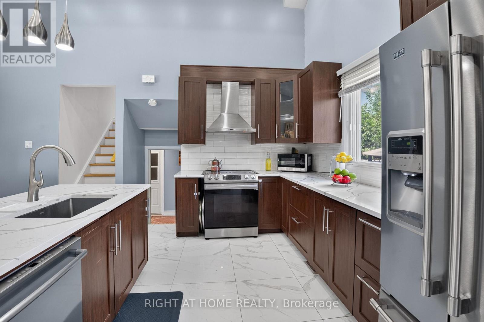 1385 Chartrand Avenue, Ottawa, Ontario  K1E 1H9 - Photo 8 - X13708954