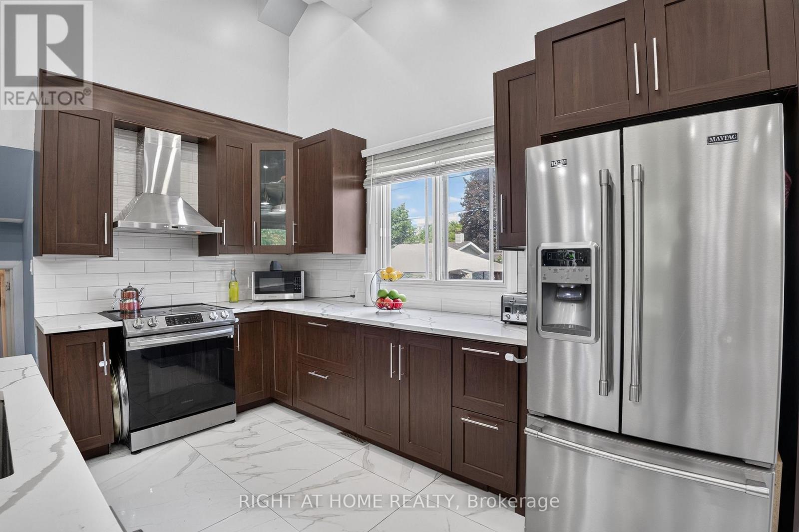 1385 Chartrand Avenue, Ottawa, Ontario  K1E 1H9 - Photo 9 - X13708954