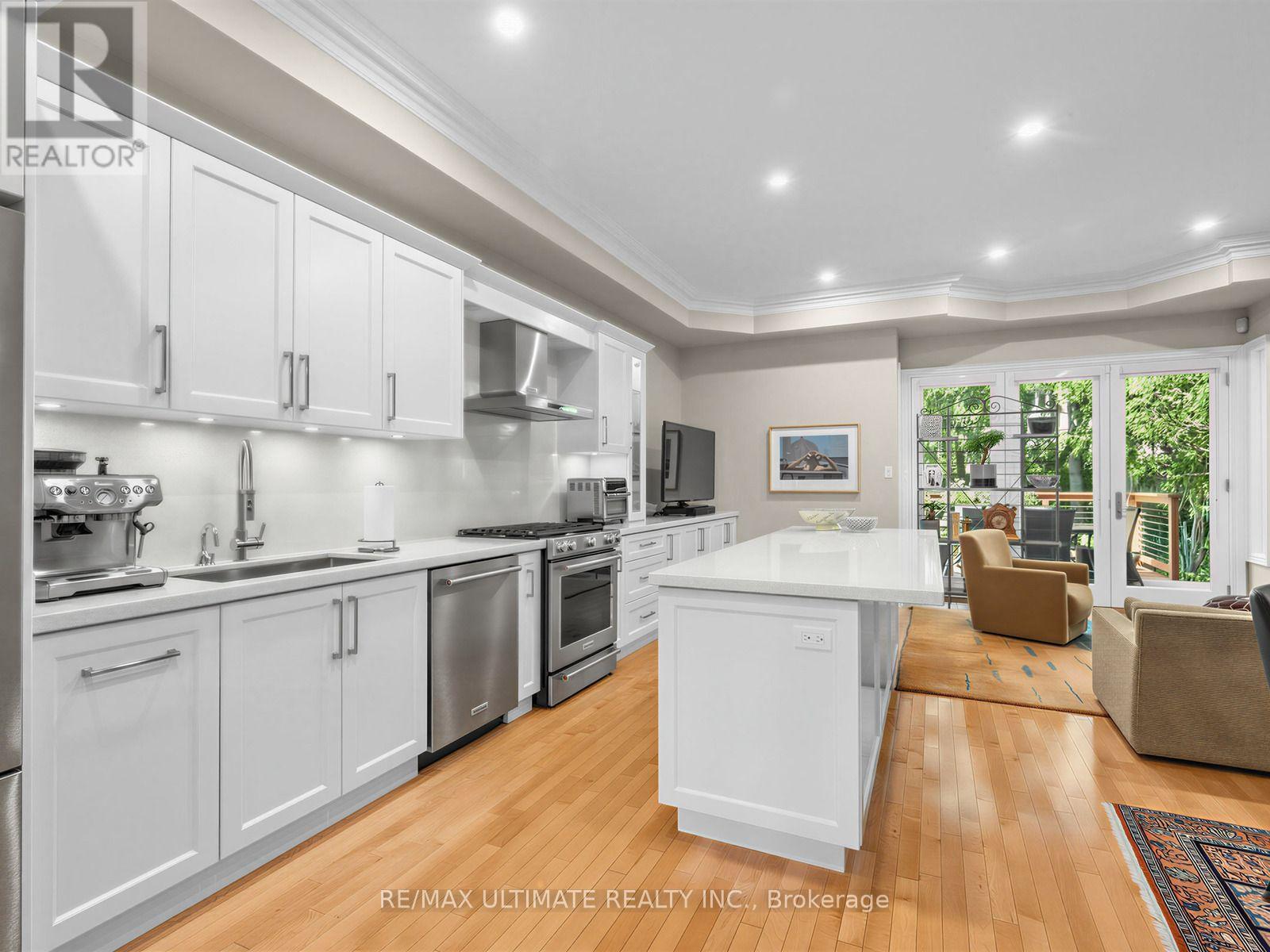 378 Melrose Avenue, Toronto, Ontario  M5M 1Z7 - Photo 8 - C13708942