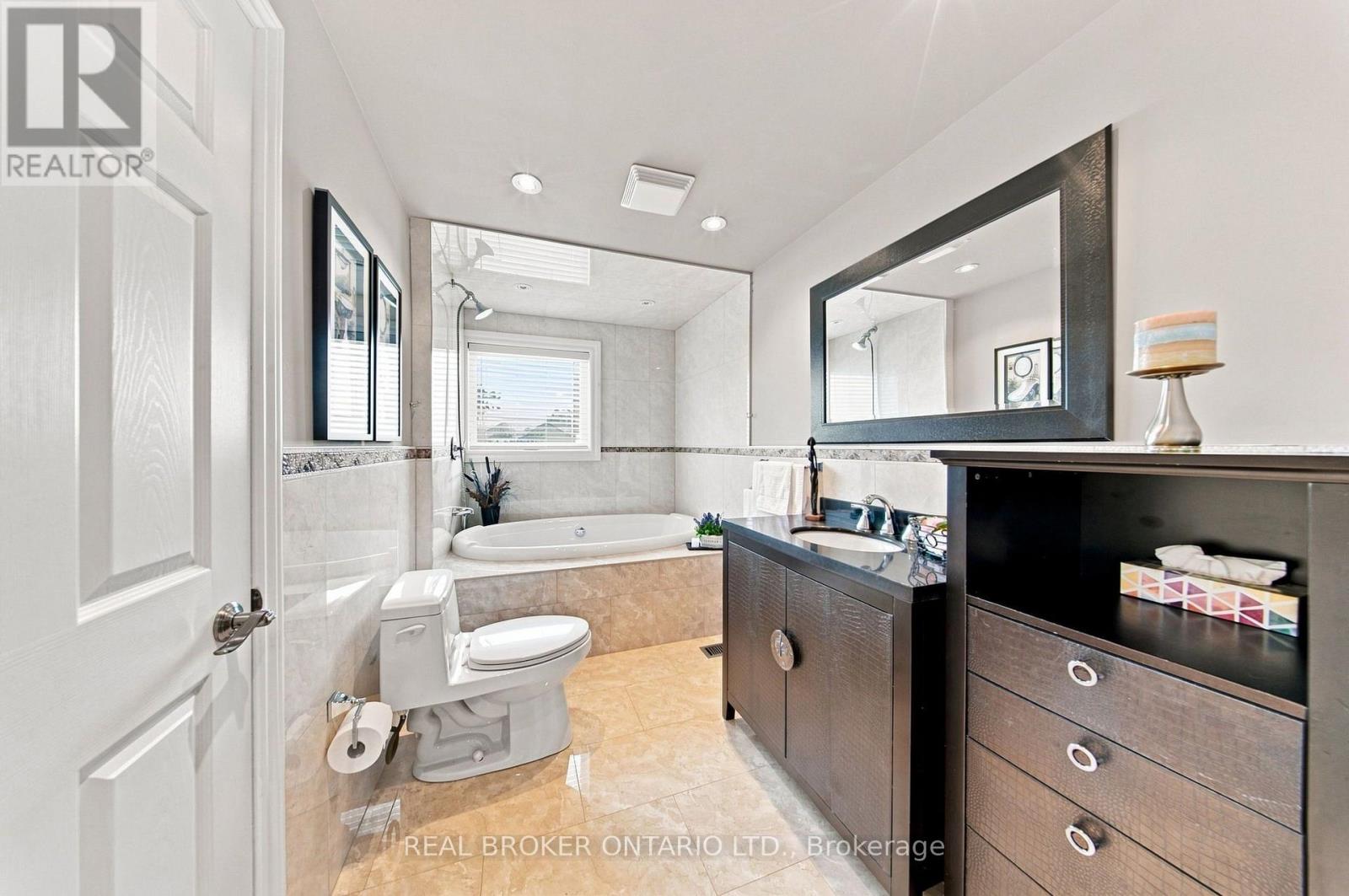 169 Kennard Avenue, Toronto, Ontario  M3H 4M8 - Photo 15 - C13708946