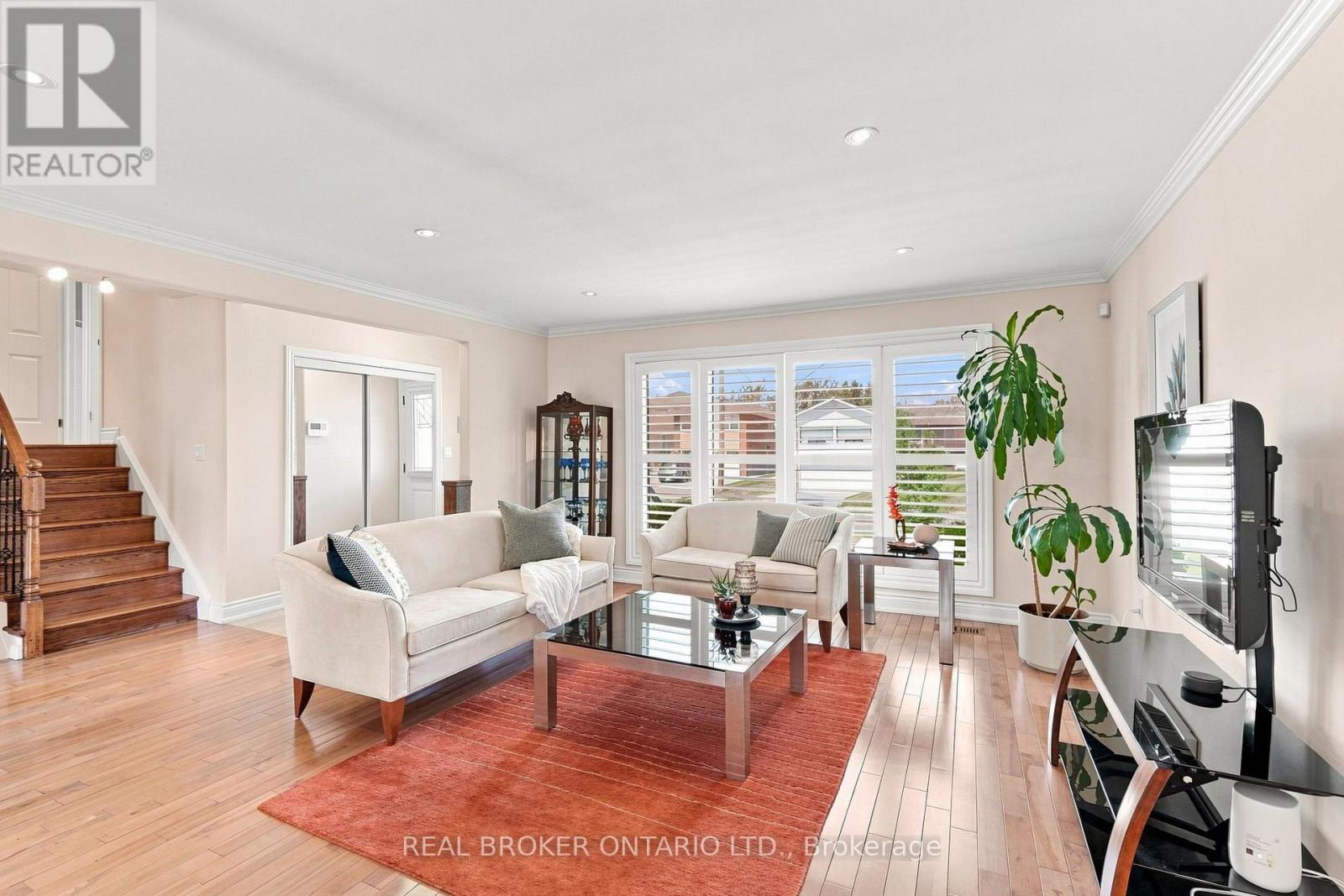 169 Kennard Avenue, Toronto, Ontario  M3H 4M8 - Photo 2 - C13708946