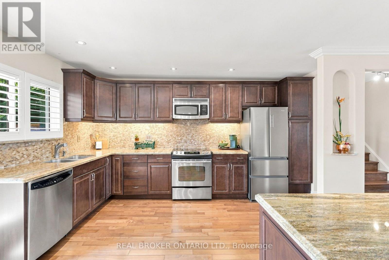 169 Kennard Avenue, Toronto, Ontario  M3H 4M8 - Photo 5 - C13708946