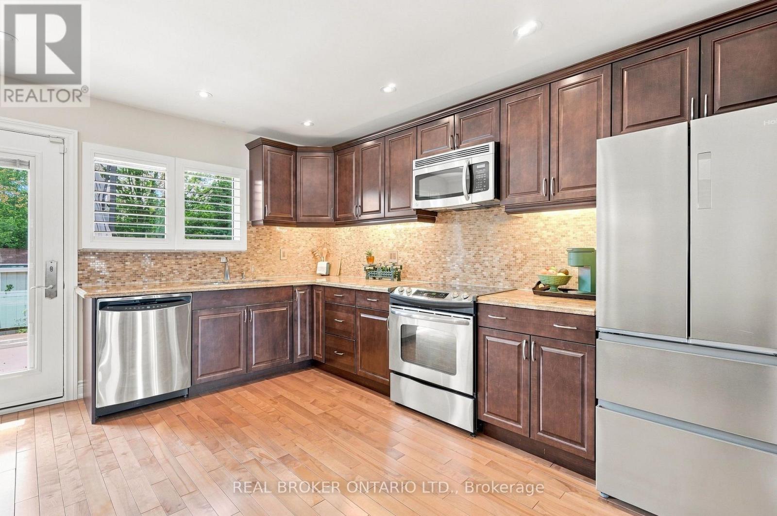 169 Kennard Avenue, Toronto, Ontario  M3H 4M8 - Photo 6 - C13708946