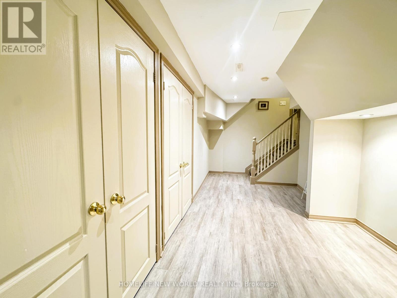 2326 Yorktown Circle, Mississauga, Ontario  L5M 5Y2 - Photo 29 - W13708964