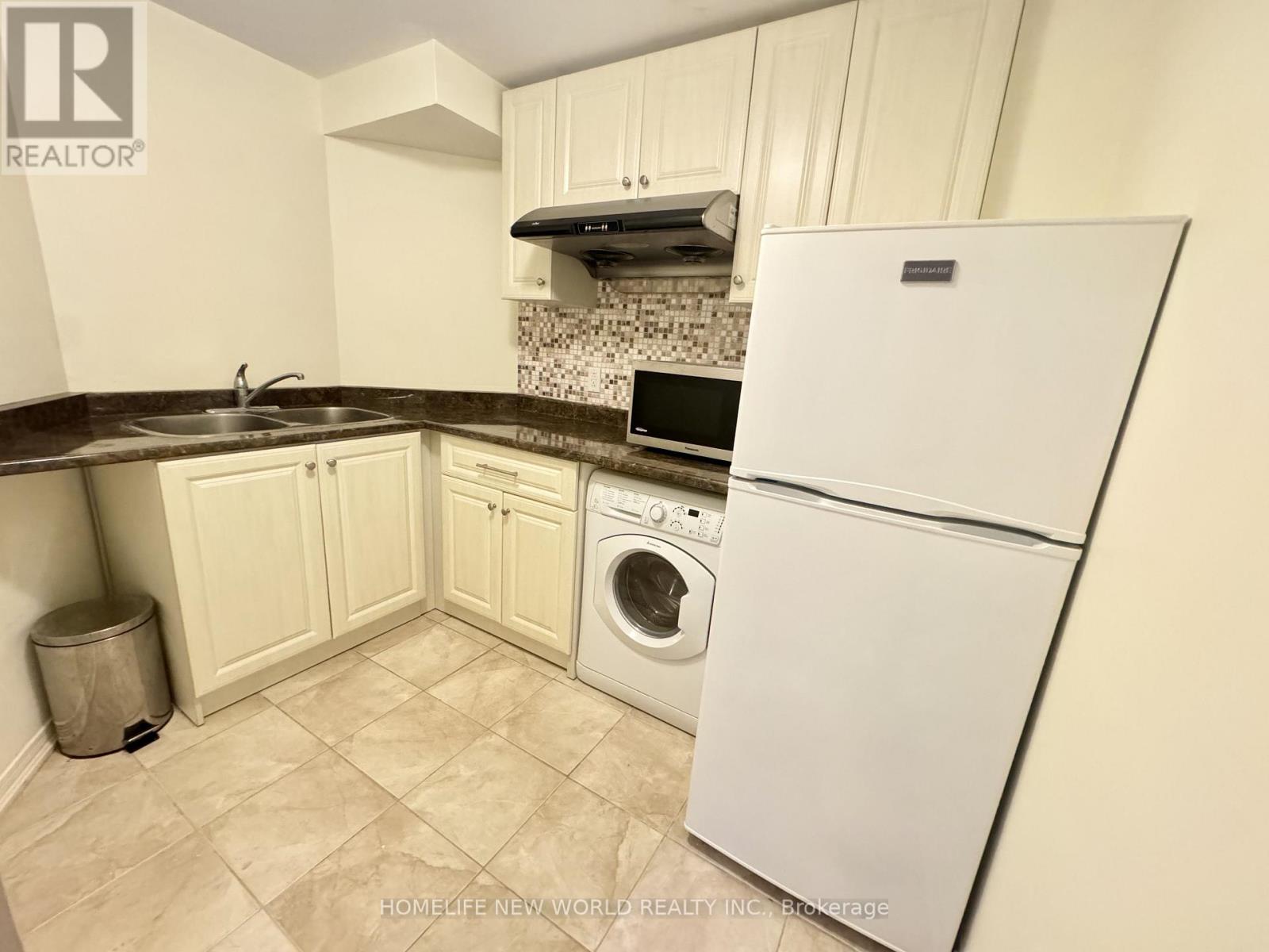 2326 Yorktown Circle, Mississauga, Ontario  L5M 5Y2 - Photo 33 - W13708964