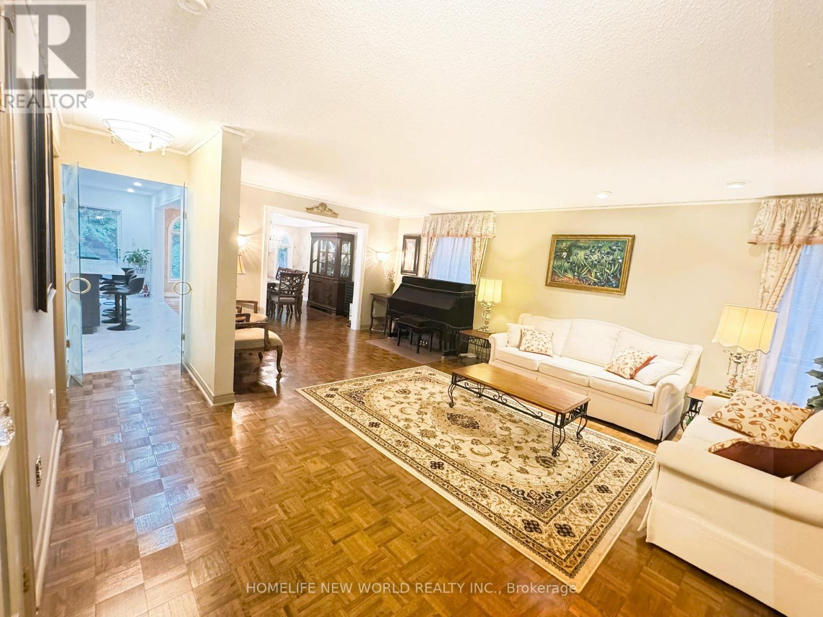 2326 Yorktown Circle, Mississauga, Ontario  L5M 5Y2 - Photo 6 - W13708964