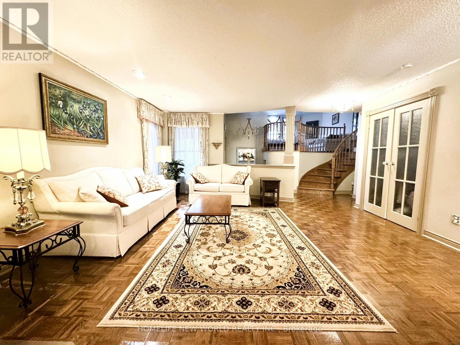 2326 Yorktown Circle, Mississauga, Ontario  L5M 5Y2 - Photo 7 - W13708964