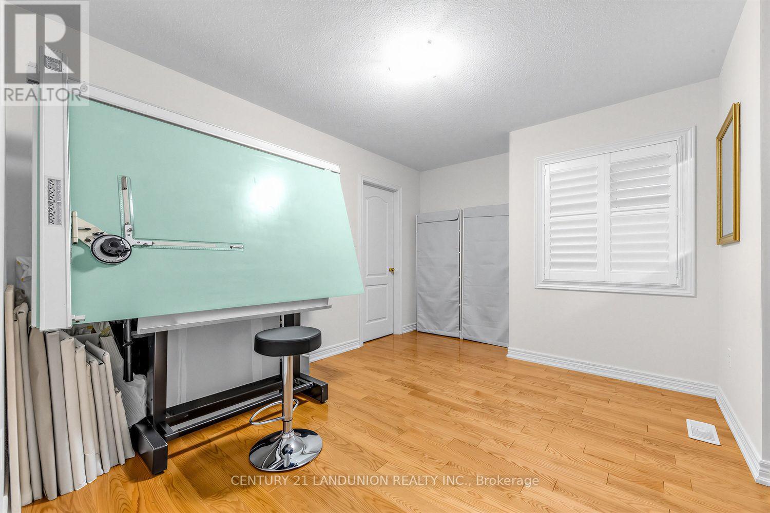 28 Herzberg Gardens, Toronto, Ontario  M3J 3P4 - Photo 17 - W13708990