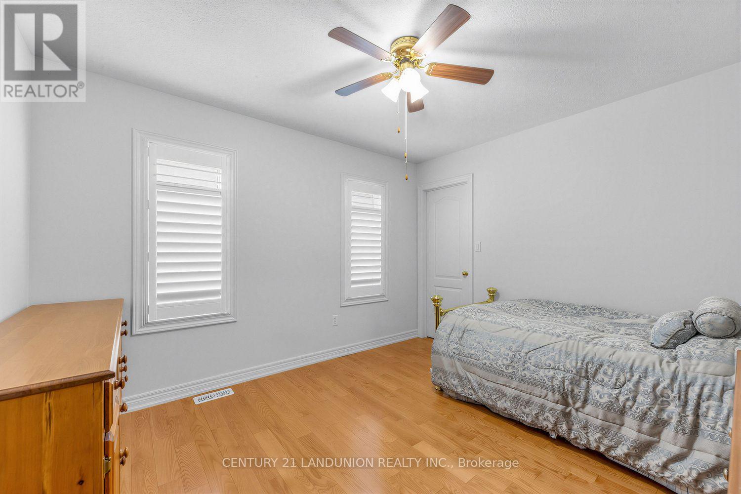 28 Herzberg Gardens, Toronto, Ontario  M3J 3P4 - Photo 19 - W13708990
