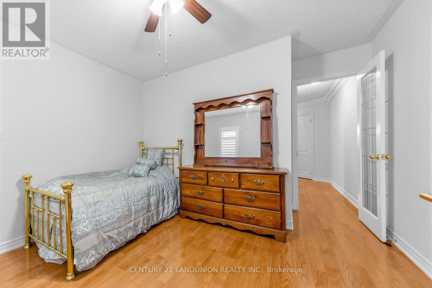 28 Herzberg Gardens, Toronto, Ontario  M3J 3P4 - Photo 20 - W13708990